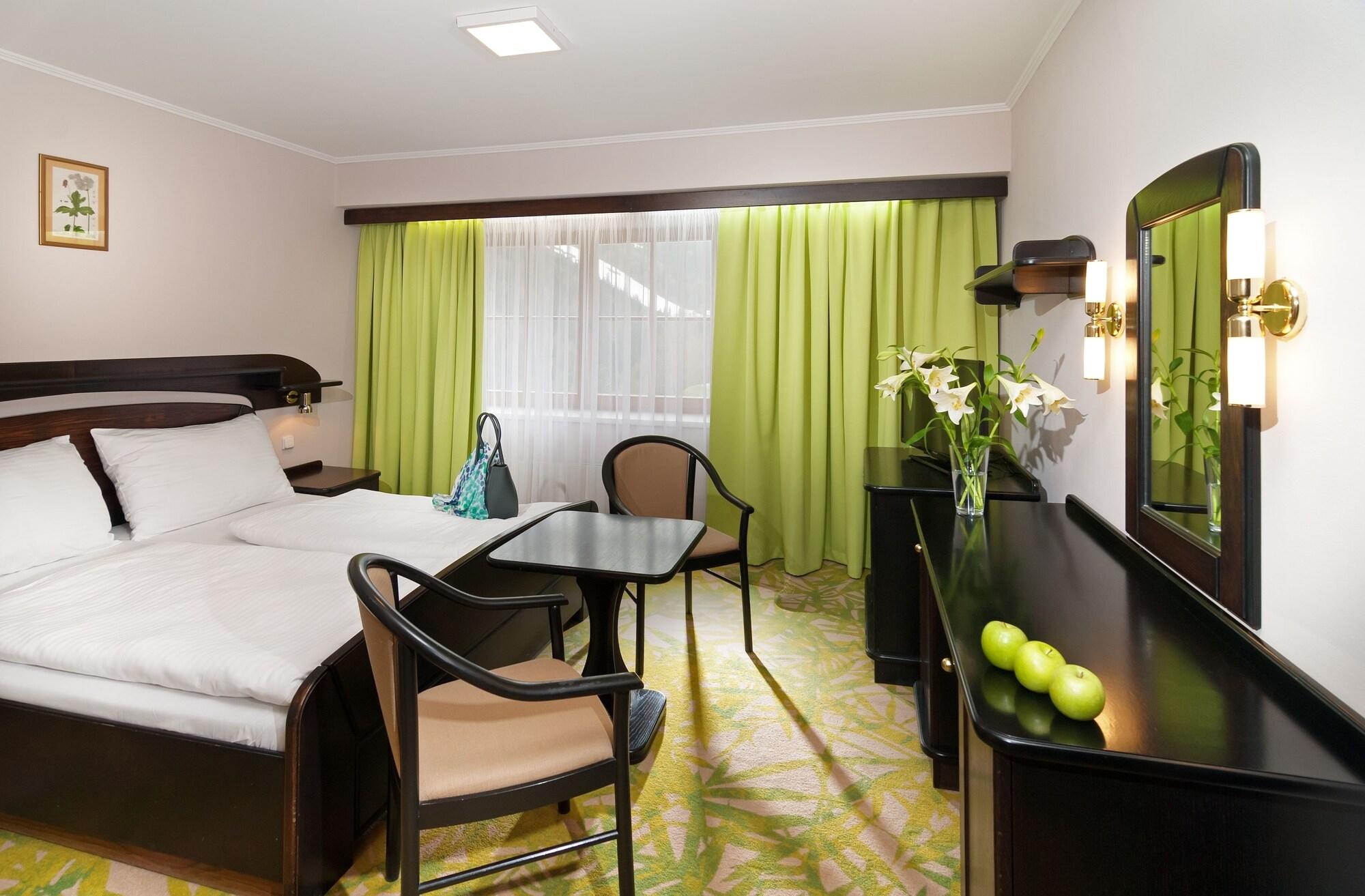 Hotel Zatisi Špindlerŭv Mlýn Exteriör bild