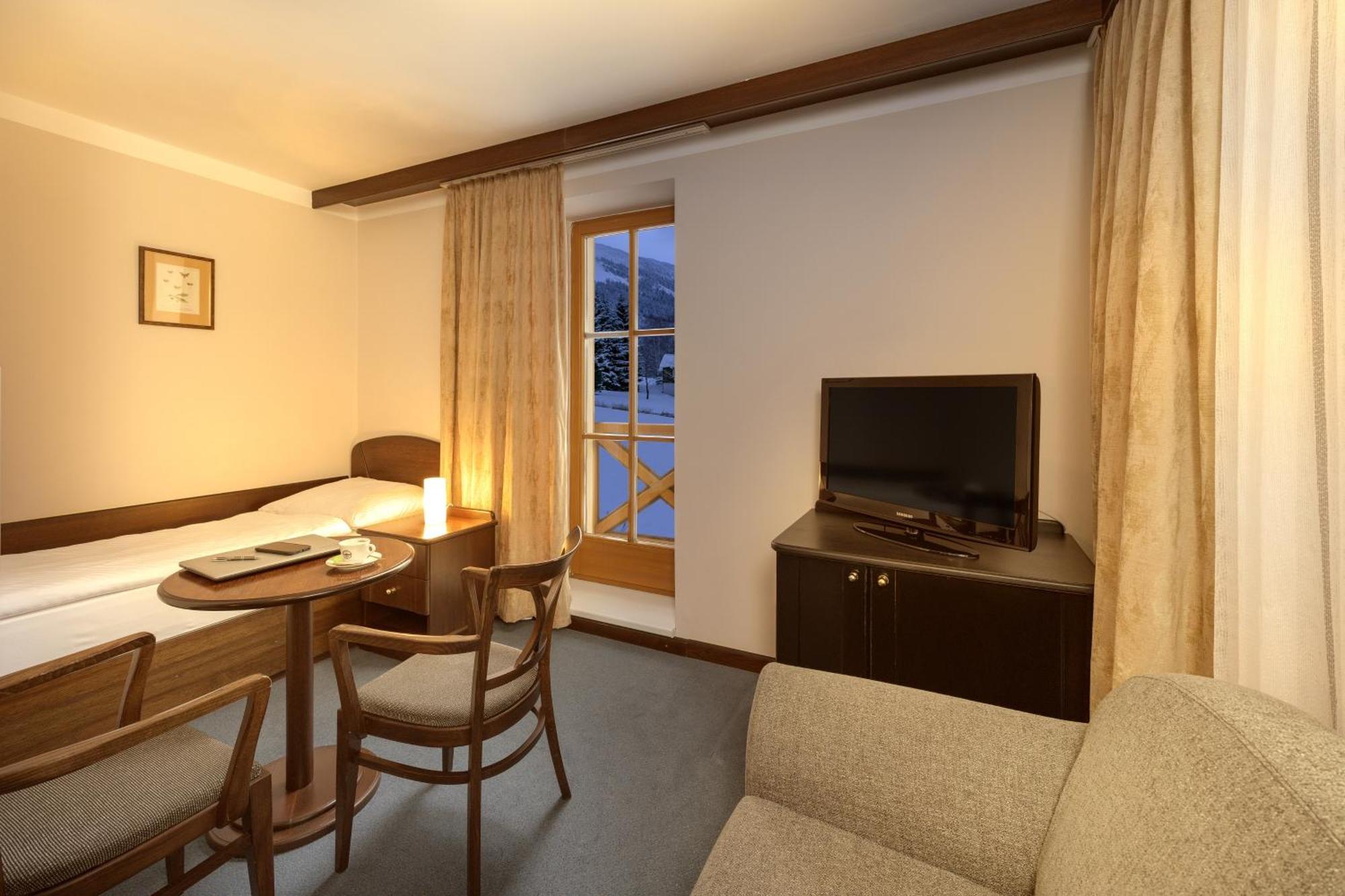 Hotel Zatisi Špindlerŭv Mlýn Exteriör bild