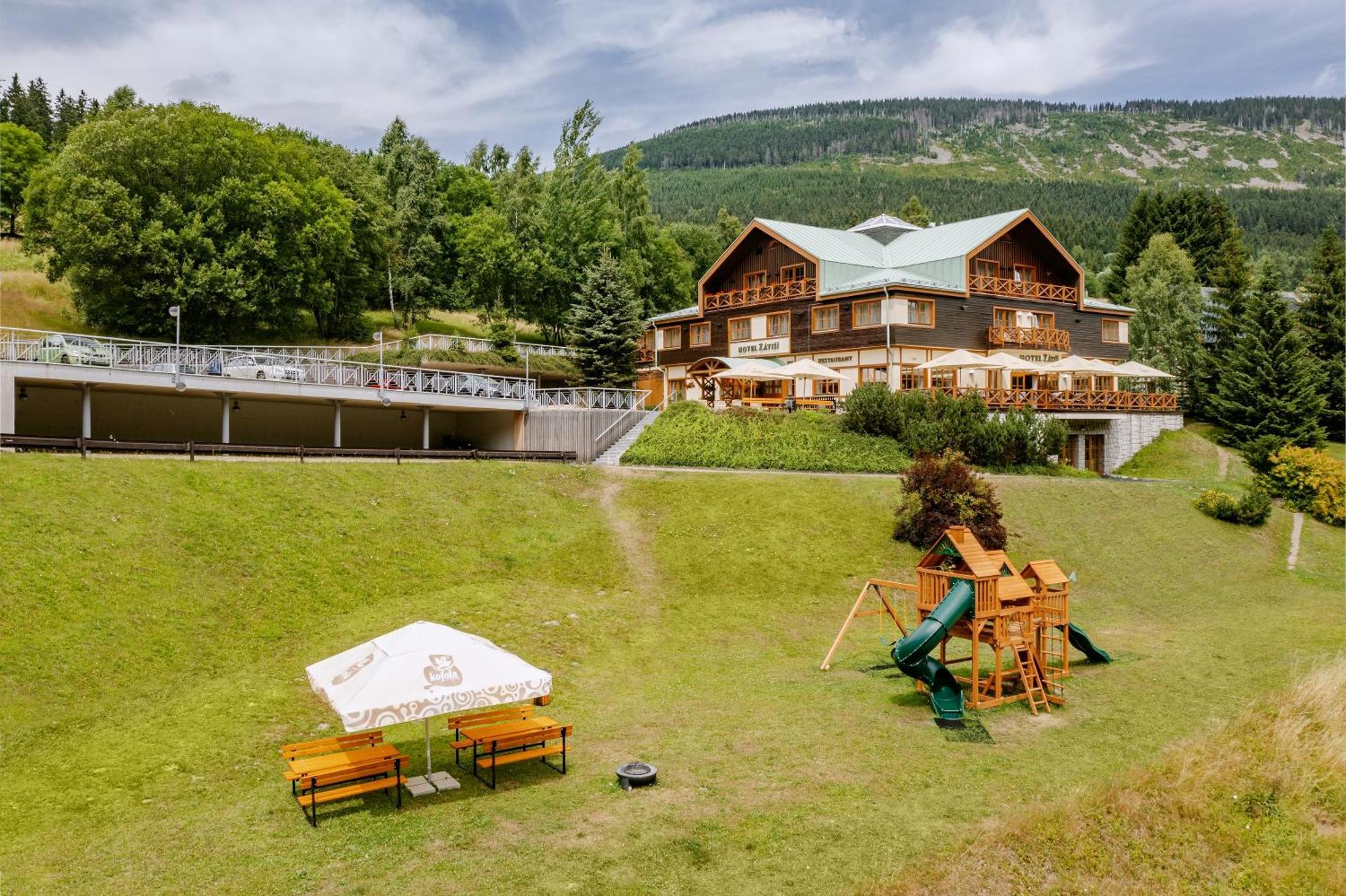 Hotel Zatisi Špindlerŭv Mlýn Exteriör bild