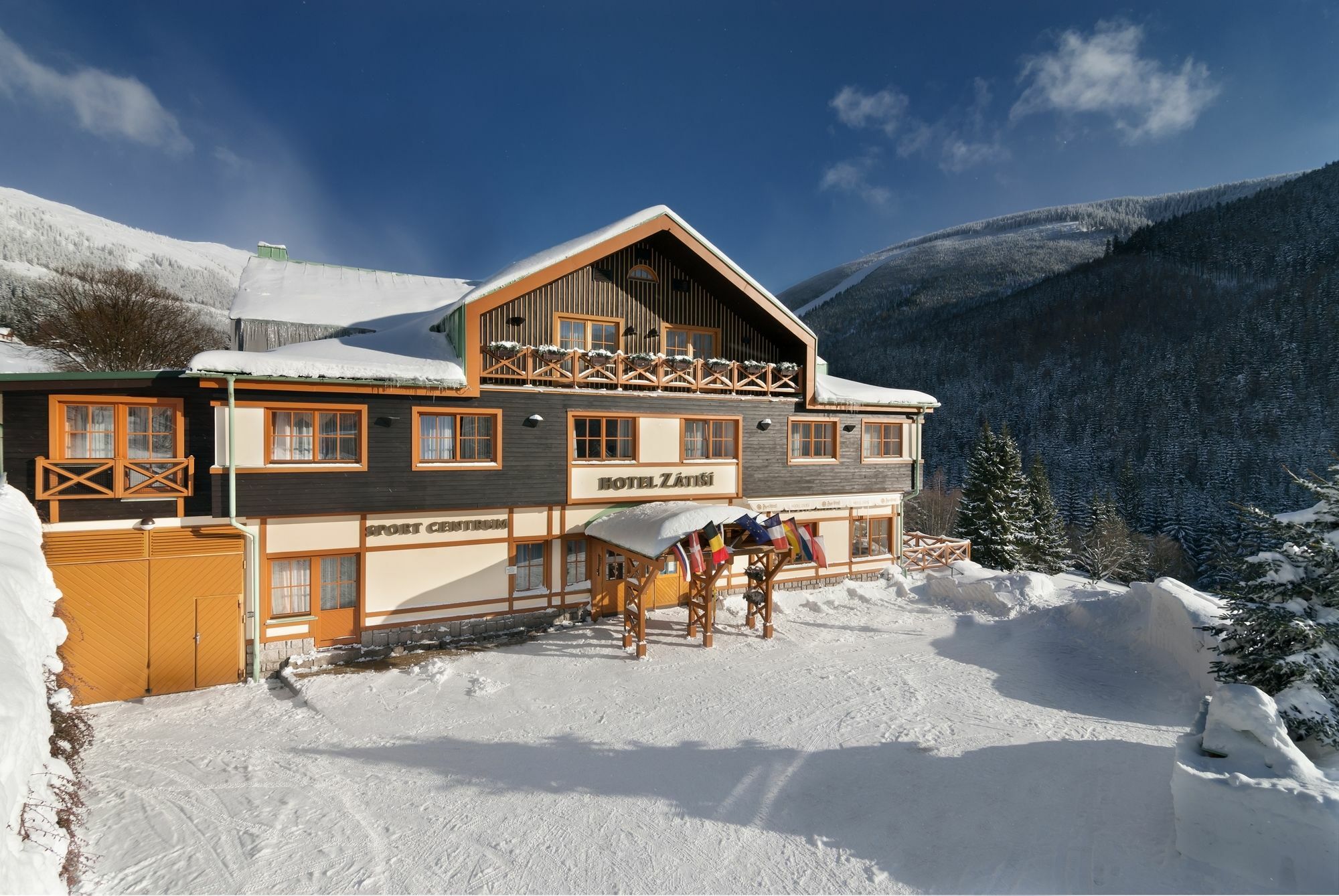 Hotel Zatisi Špindlerŭv Mlýn Exteriör bild