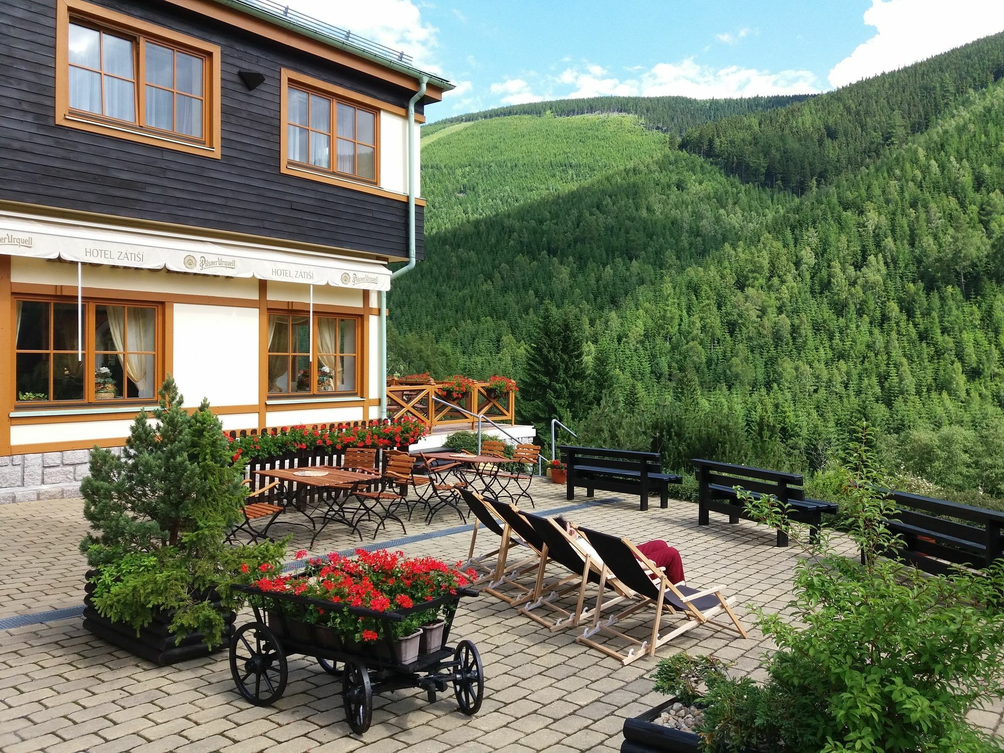 Hotel Zatisi Špindlerŭv Mlýn Exteriör bild